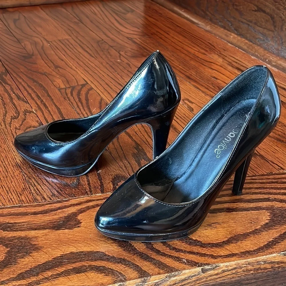 Pumps - Picture 3 of 4